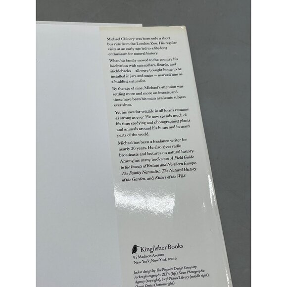 the Kingfisher Illustrated encyclopedia of animals hardcover book English READ - Picture 6 of 6